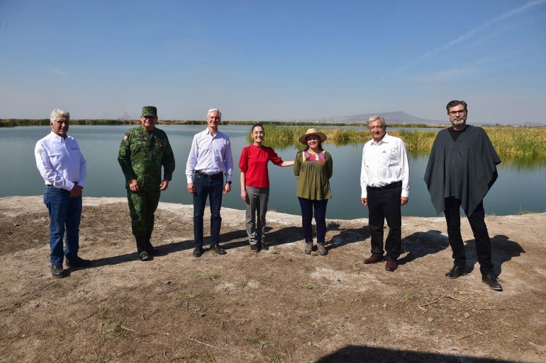 Supervisa obras del AIFA por carretera o tren se llegará: presidente Andrés Manuel López Obrador.