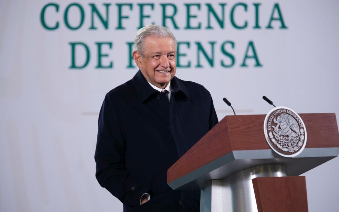 «La gente quiere ser tomada en cuenta» López Obrador celebra la entrega de 10 millones de firmas para revocación de mandato.