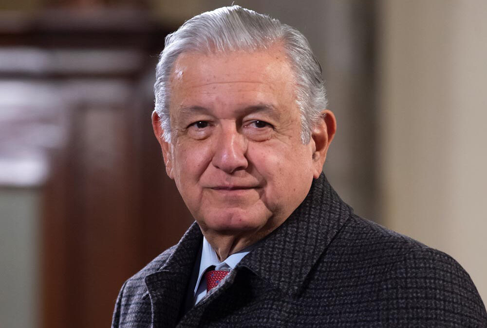 Andrés Manuel López Obrador mantiene alta aceptación previo a revocación de mandato.