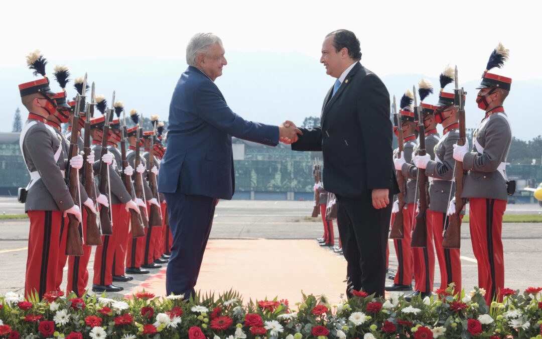 Inicia viaje Andrés Manuel López Obrador para alianza estratégica con Centro América y Cuba.