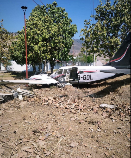 La avioneta donde viajaba la alcaldesa de Tepic sufre aparatoso accidente.