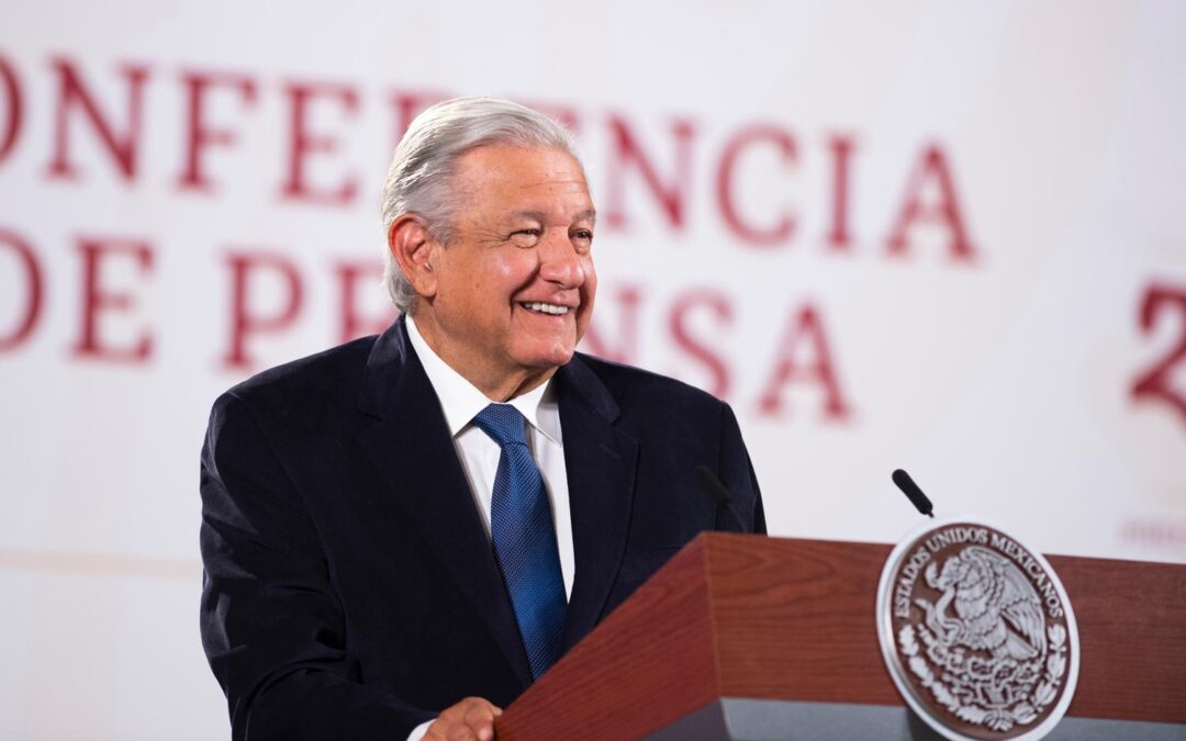 “No se persigue a nadie”: Andrés Manuel López Obrador responde a las calumnias de la oposición.