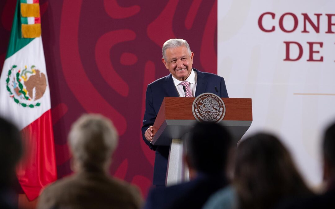 “El patriotismo no se negocia” sobre la consulta del T-MEC reitera: Andrés Manuel López Obrador.