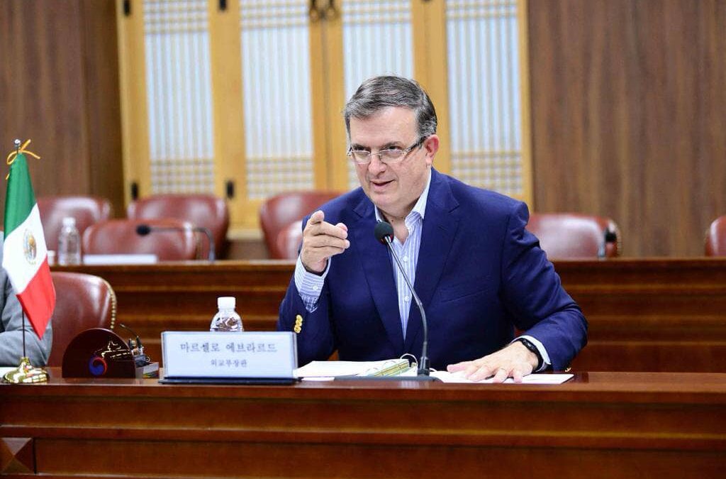 Empresas de Corea del Sur participan en refinería de dos Bocas: Ebrard.