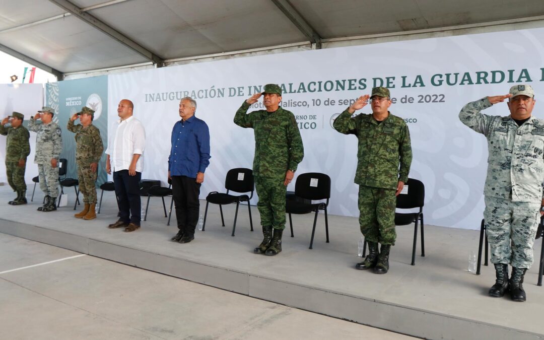 Andrés Manuel López Obrador publica en diario oficial el paso de Guardia Nacional a SEDENA.