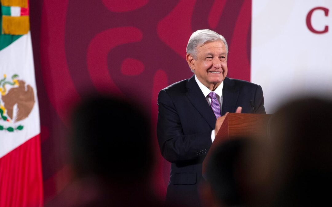 Anuncia Andrés Manuel López Obrador que habrá plan B si no se aprueba Reforma Política.