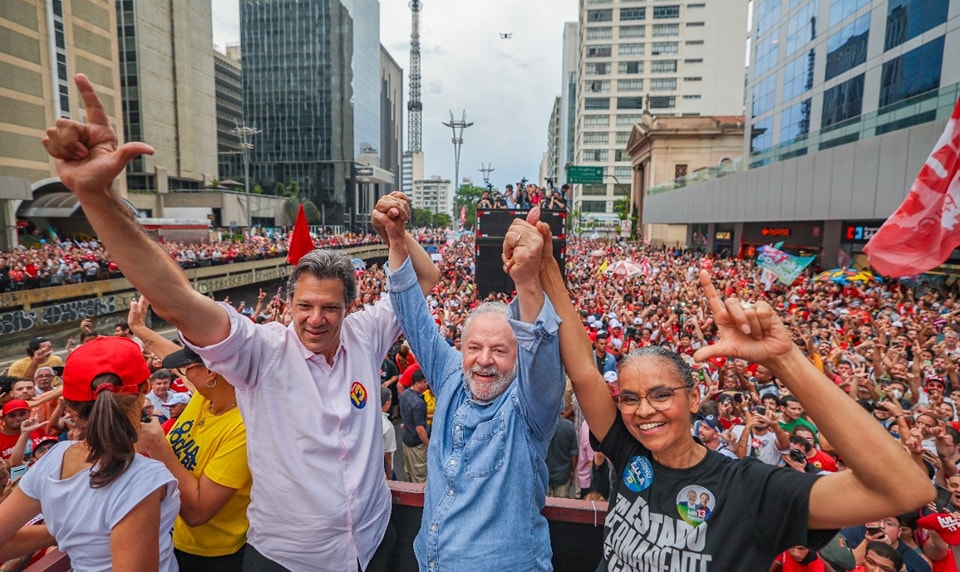 Lula y Bolsonaro cierran campañas rumbo a la elección del 3 de octubre.