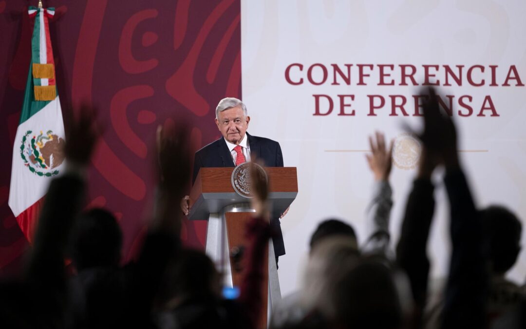 AMLO exhibe a los conservadores; “La FIL de Guadalajara, del conservadurismo”