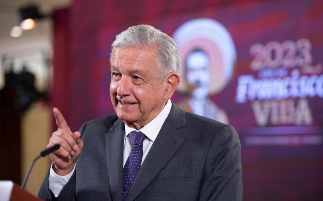 Fortaleza del peso no vista en 50 años, es por la confianza, festina AMLO.