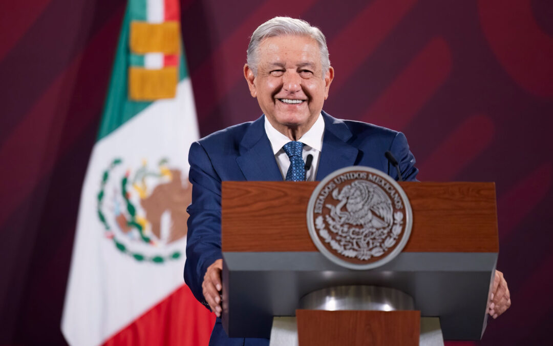 AMLO recibe carta de Pedro Castillo y a su abogado.