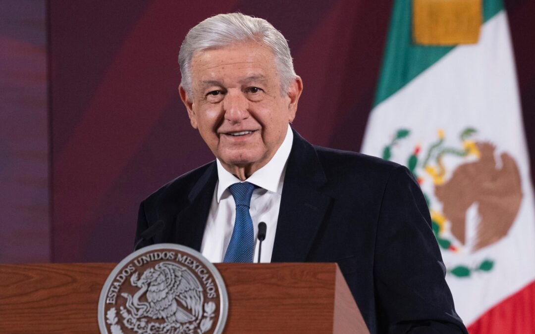 AMLO acata resolutivo del INE, ahora llama a no votar por corruptos.